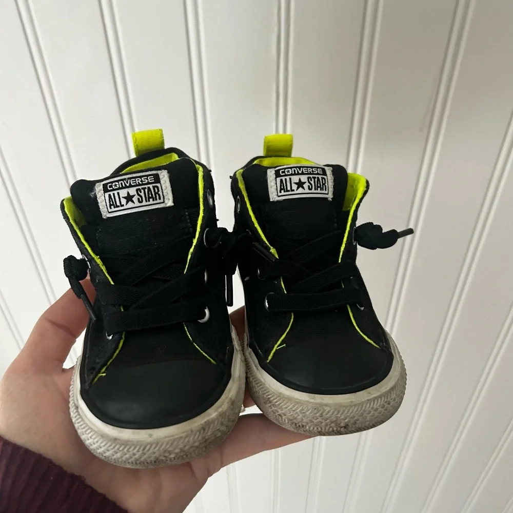 Converse Toddler Size 6 Kids Black and Neon Green Sneakers No Tie